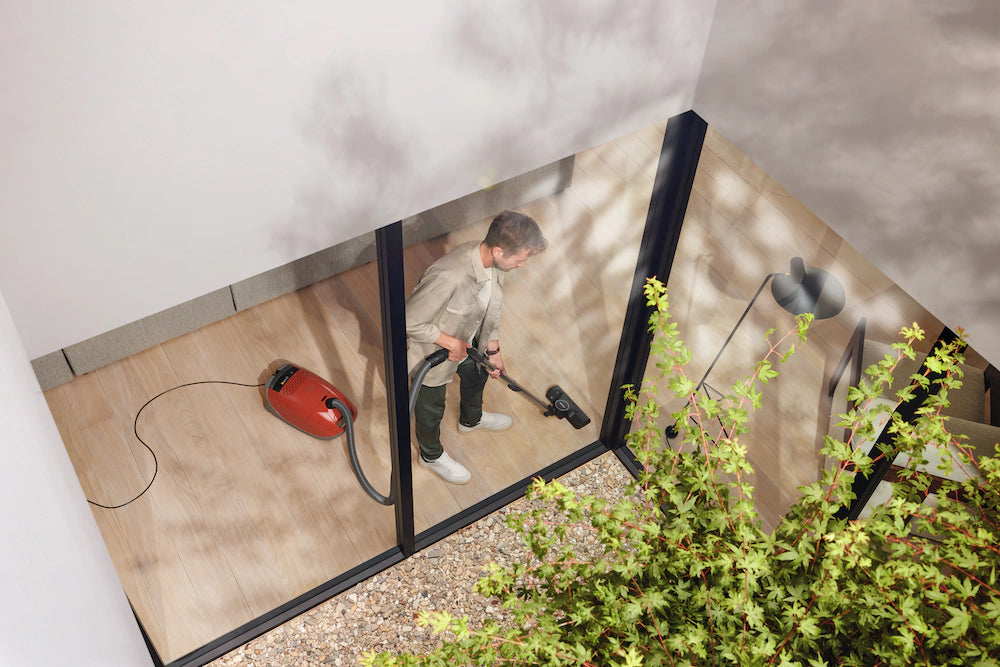 Miele Guard M1 Terra Red